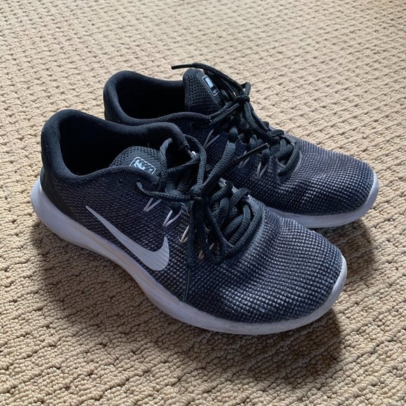 Nike Shoes - Nike Flex Experience Running Shoes 7.5